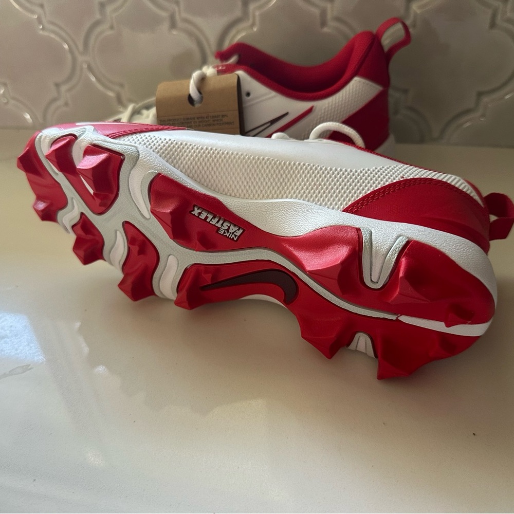 Nike baseball cleats 5.5 Y